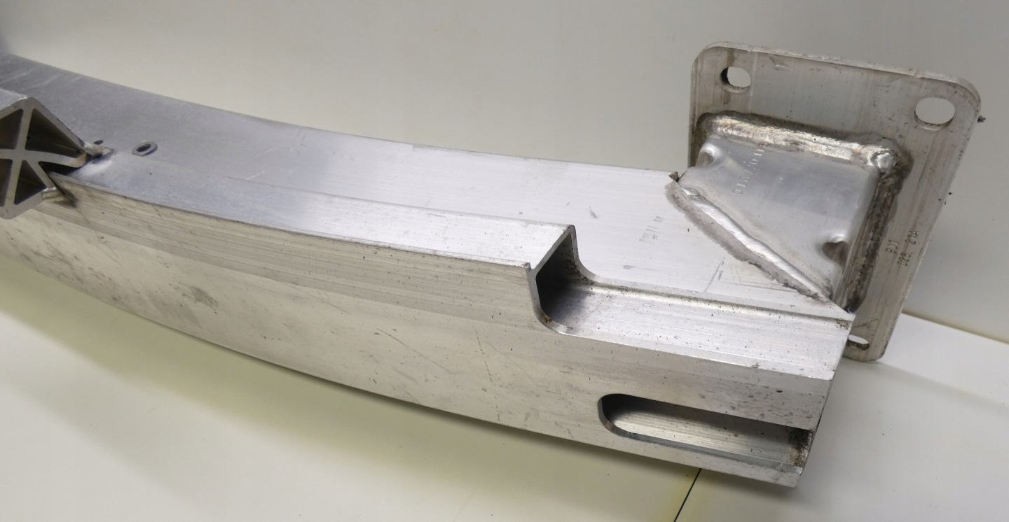 PORSCHE TAYCAN 2019- 9J0803184B bumper support rear part rear