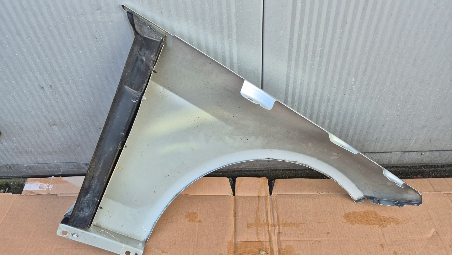 fender front front left KOD LAKIERU 775 MERCEDES W212 before lift BDB