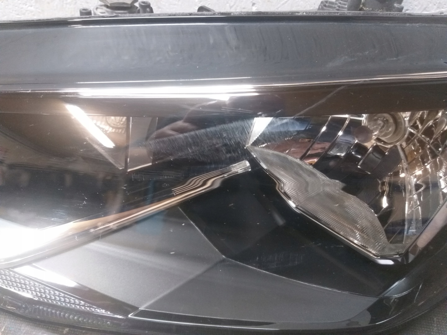 light front left VW CADDY 15- 2K5941015B