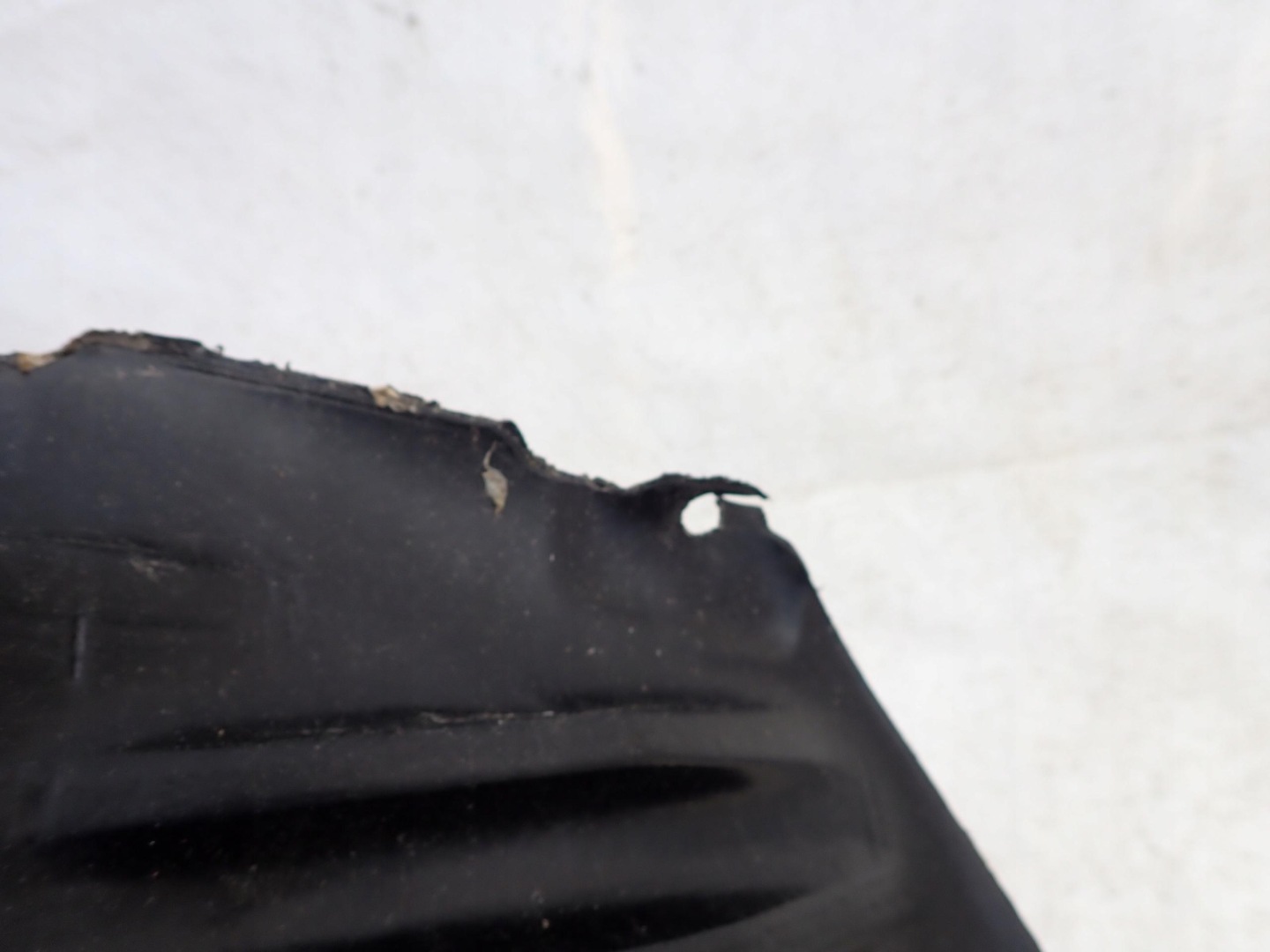 MITSUBISHI PAJERO III mudguard left front front