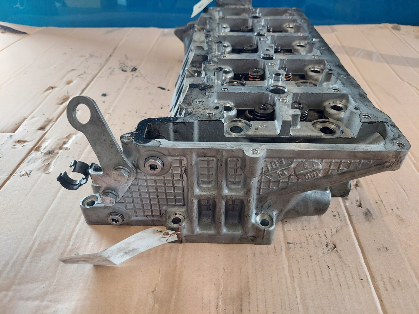 head. BMW E87 N47 2.0 TD 781019607