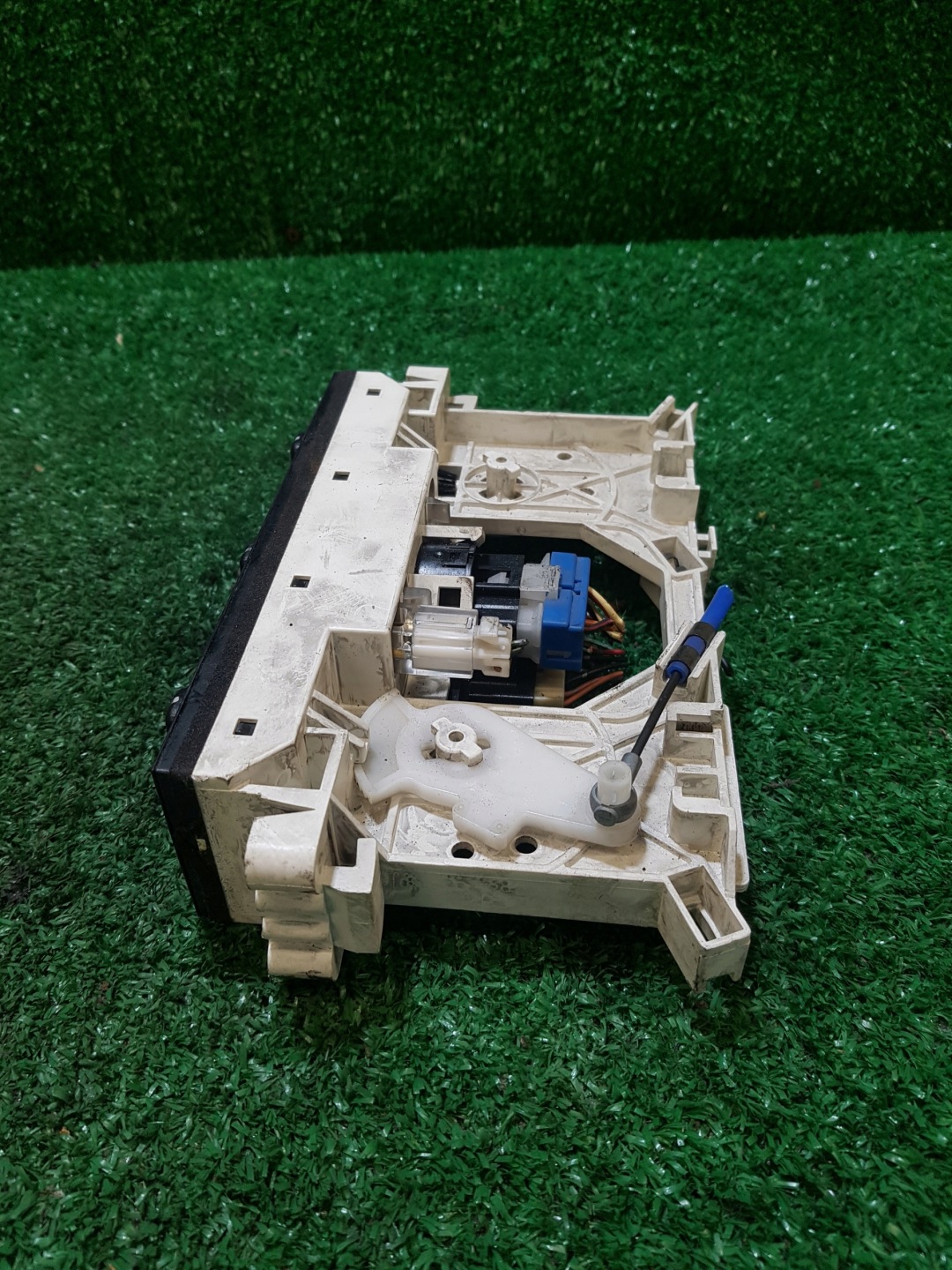 control panel air conditioning devices MITSUBISHI SPACE STAR MR262492