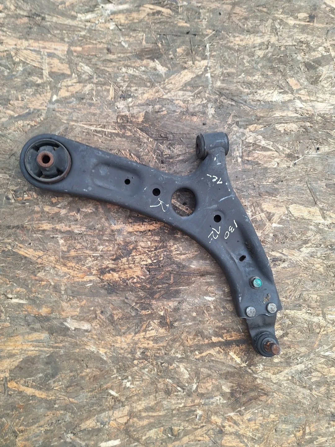 arm front right KIA Ceed II Hyundai i30 II 12-17