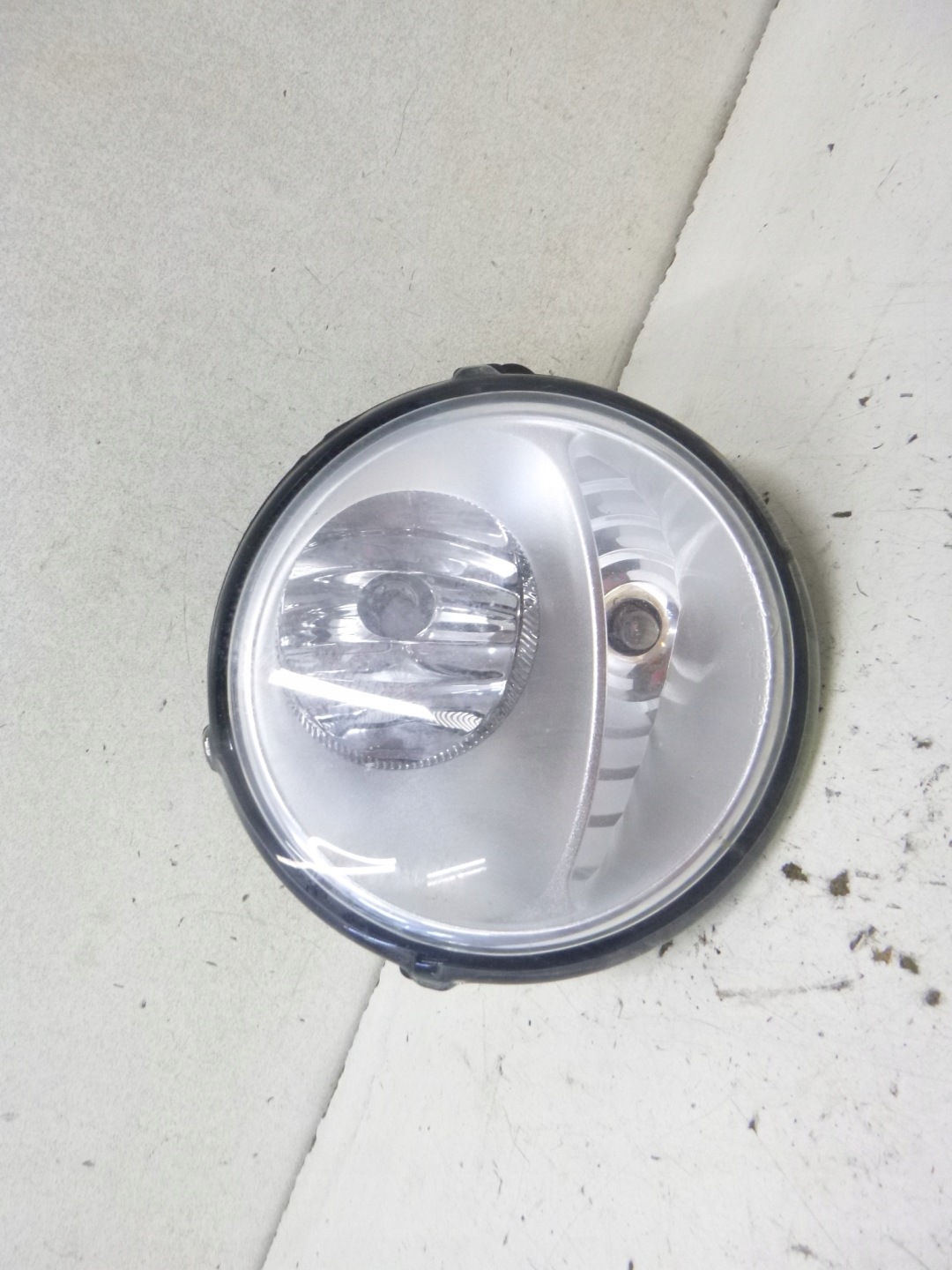 fog light left Renault Twingo II Lift 2013r. 281558092R