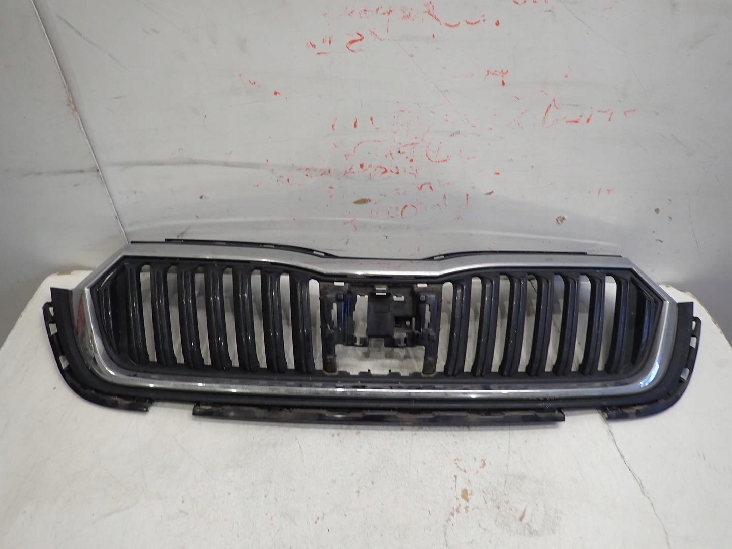 Grill SKODA OCTAVIA IV 2020- 5E3