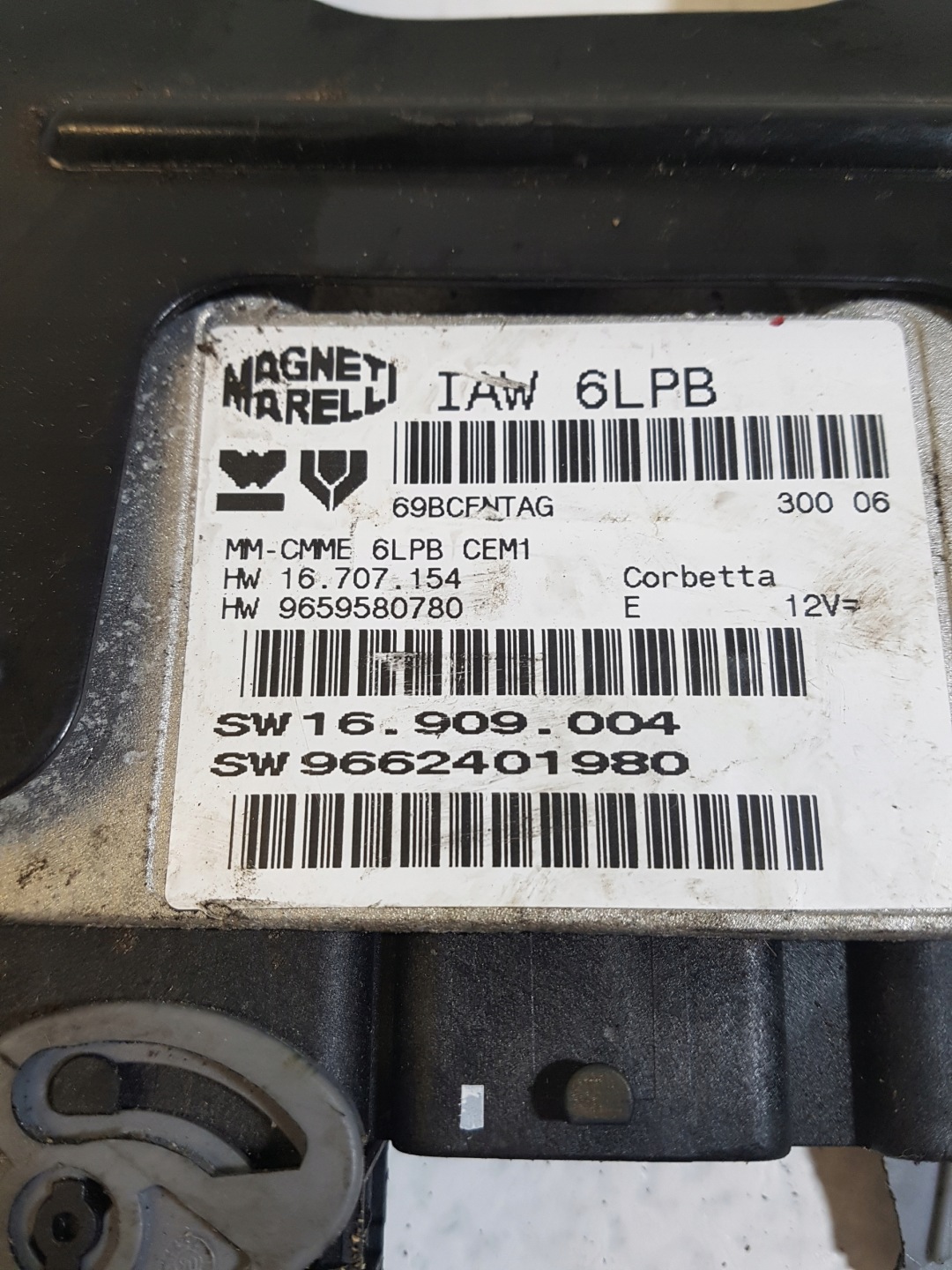 computer of the engine control unit CITROEN C4 PICASSO 1 2.0 B 2007 9662401980