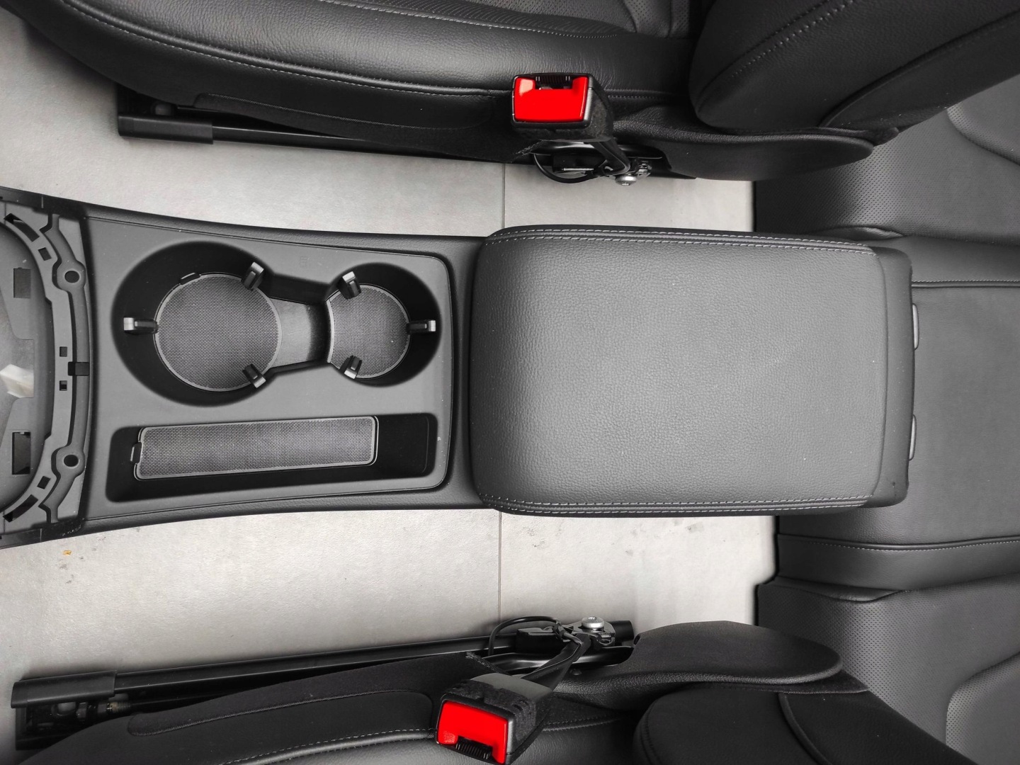 Audi A5 8T seats side leather WENTYLOWANE