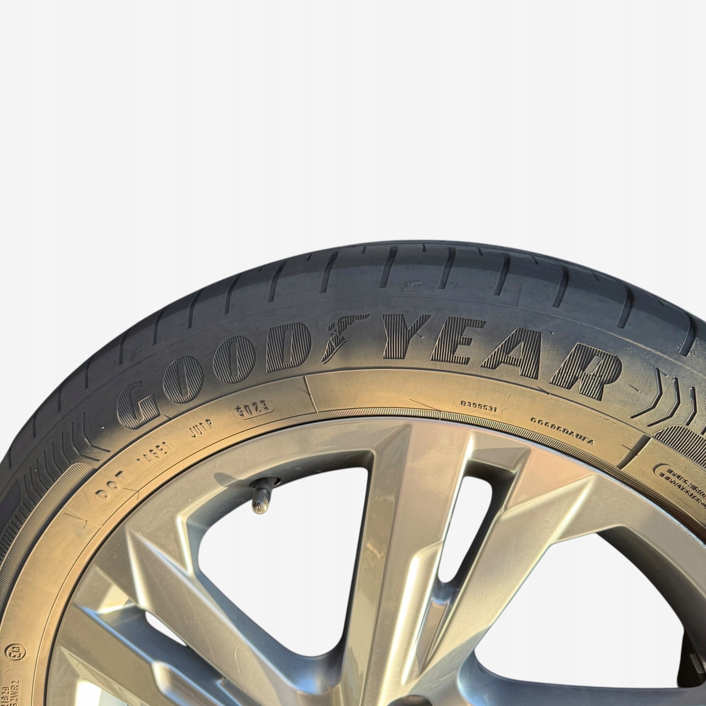 discs wheels tyres VOLKSWAGEN TAIGO 205/55/17" 5MM summer