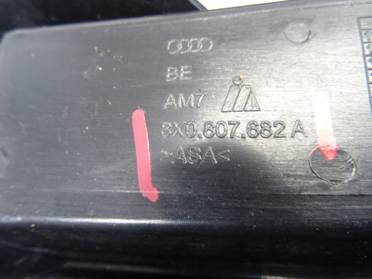 grid of a bumper right front AUDI A1 8X 8X0807682A