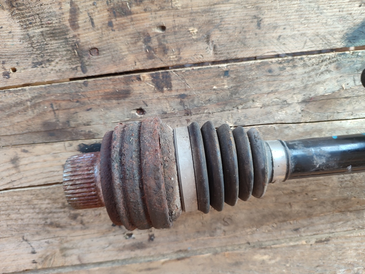 semi-axis left short. AUDI A4 B8 2.0 TDI