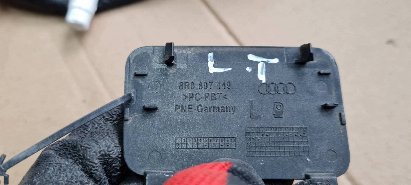 Q5 8R Abschleppöse der Stoßstange links links heck LY9B 8R0807449