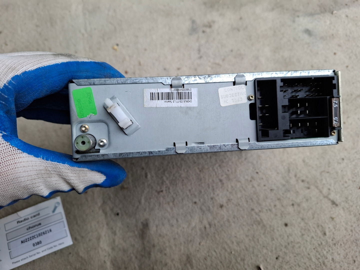 RADIO without navigation devices AUDI TT 8N 4B0035152E CHORUS 2003r