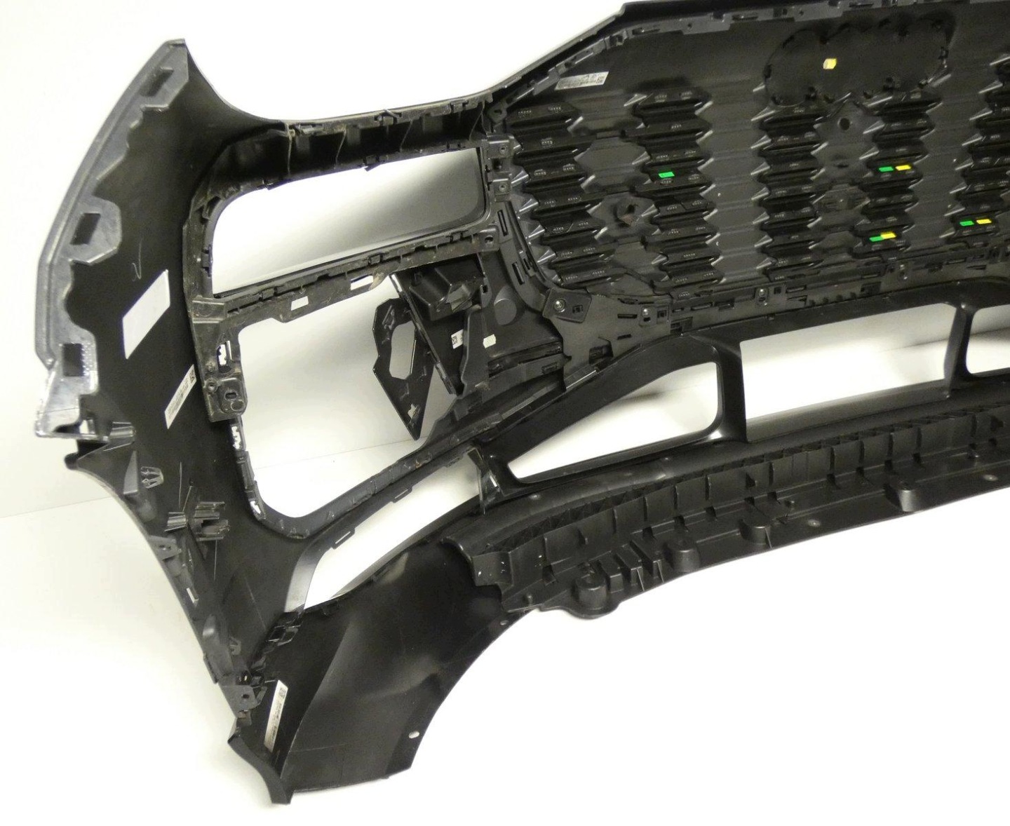 AUDI Q6 E-TRON S-LINE 85H807437B below 6 PDC washer 2024- front bumper