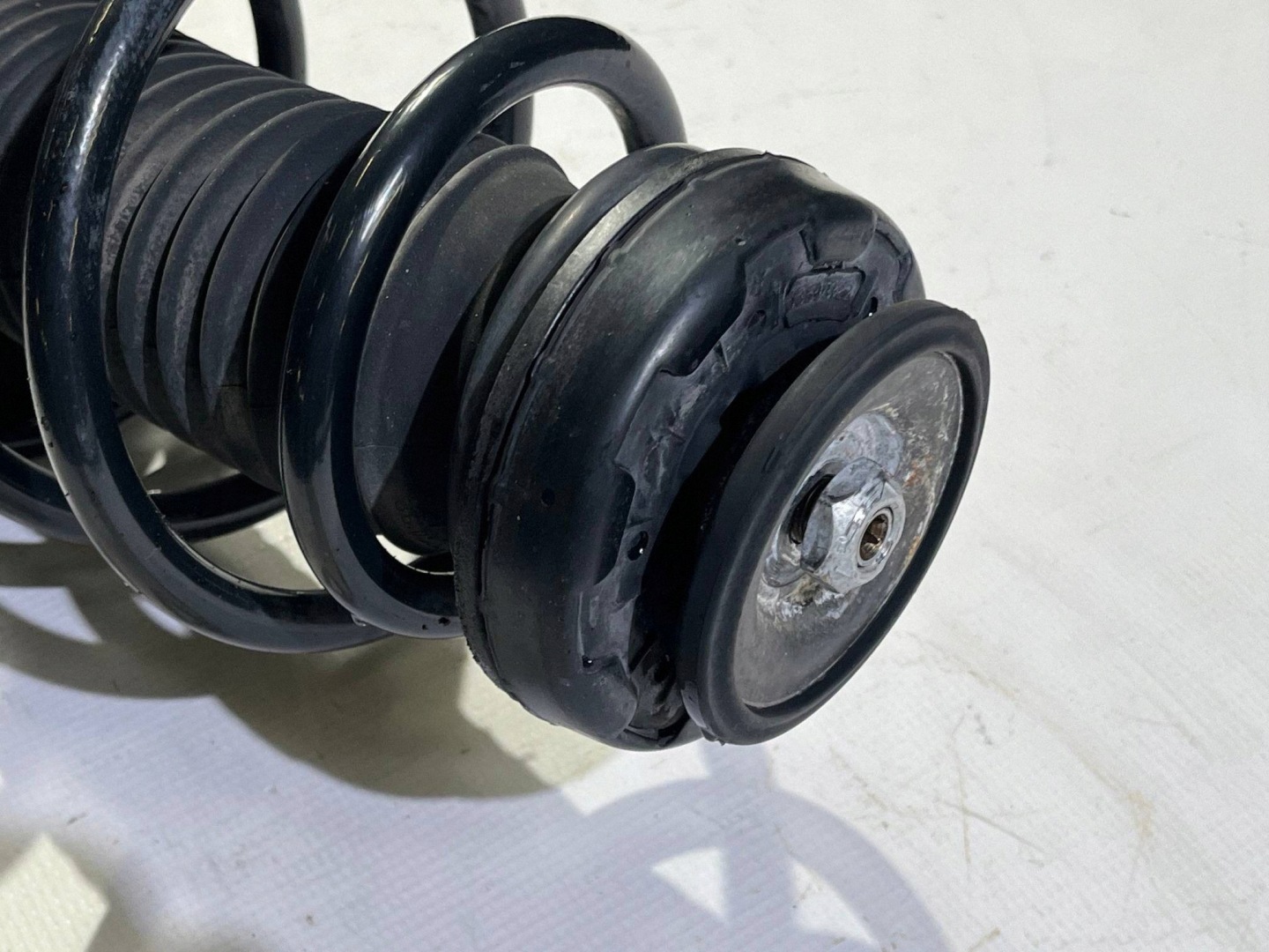 shock absorber front right ze spring mcperson Chevrolet Camaro 2009-2015