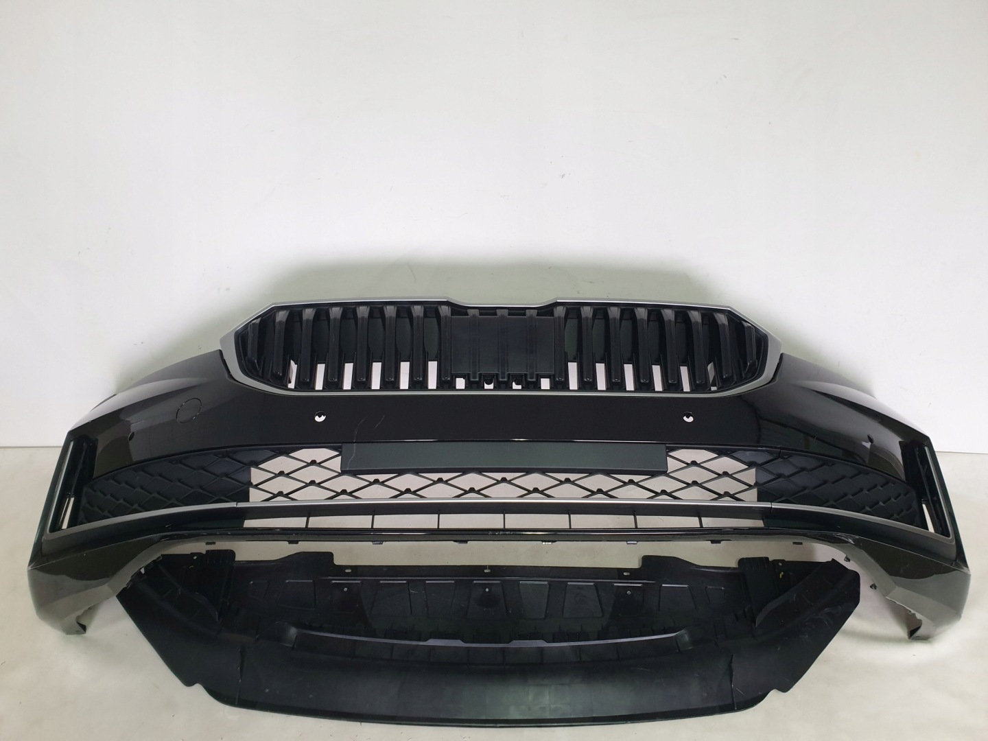 SKODA SUPERB IV 3P0 23-> bumper front front 4 x PDC cover 3P0807221