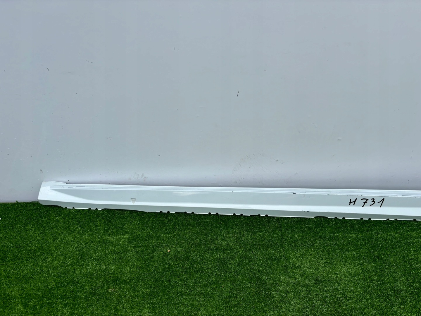 AUDI A4 B9 ALLROAD left threshold moulding cap threshold 8W9853855E H731