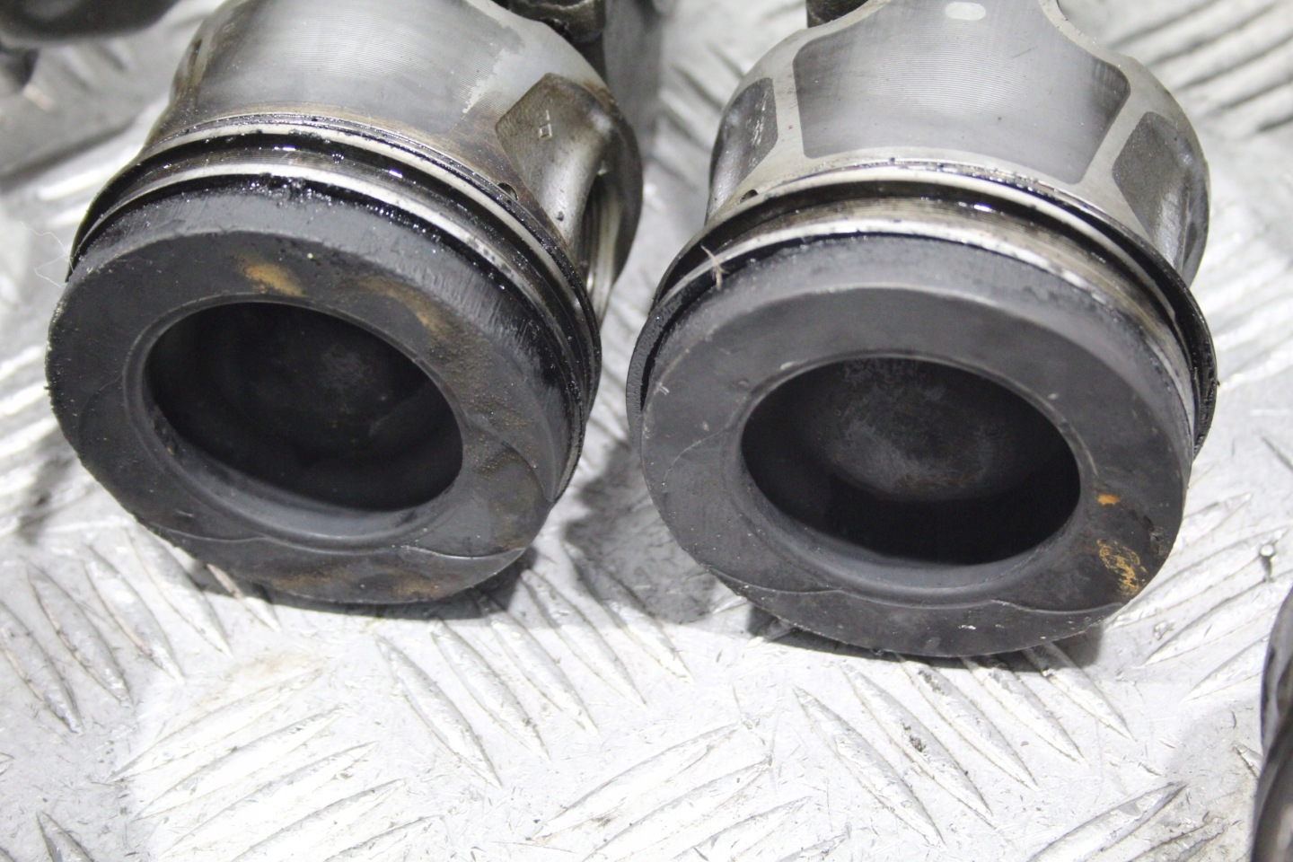 crank pistons A-KLASA W176 1,5 CDI