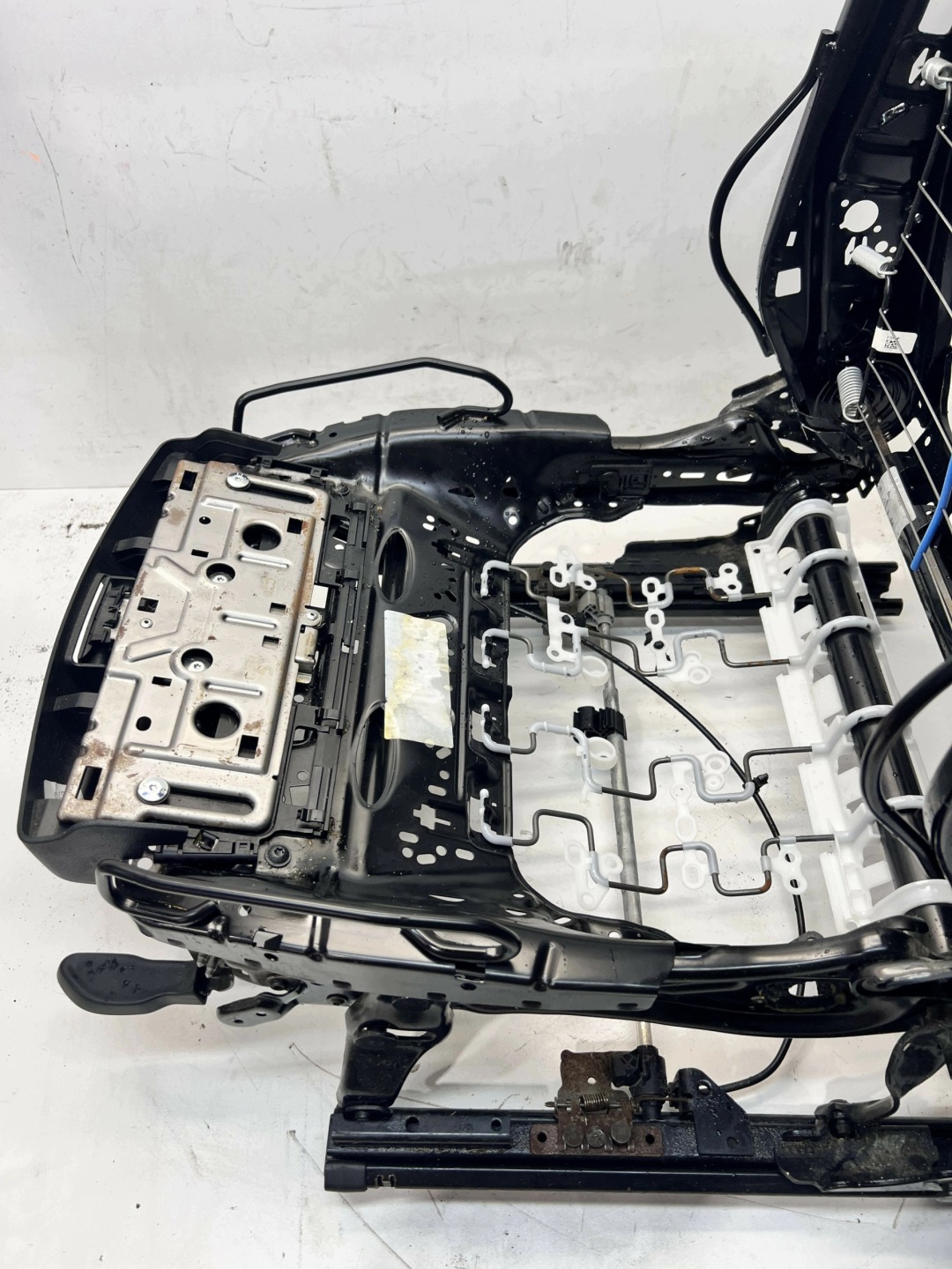 support seat left AUDI A4 B9 A5 8W 8W0881045N 8W0881105E