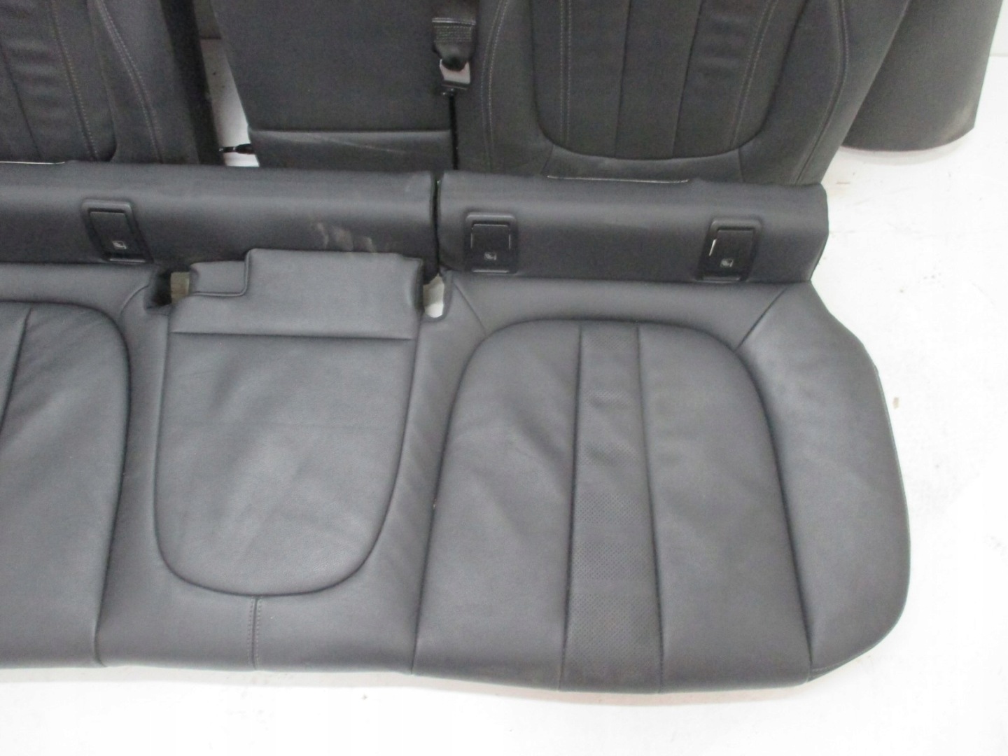 upholstery leather seats BMW X6 G06