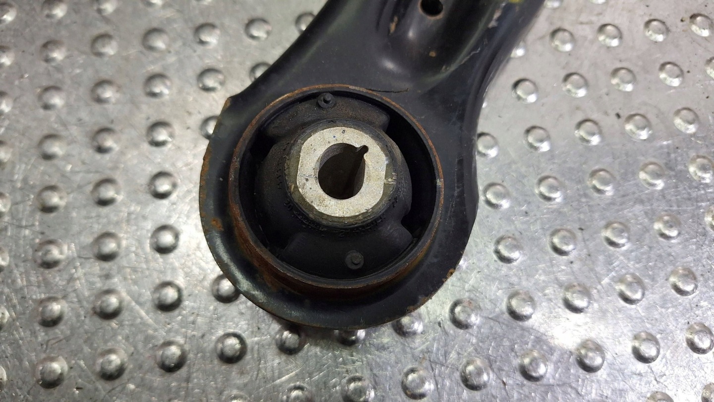 arm right front L1TC-3042-AB FORD PUMA MK2