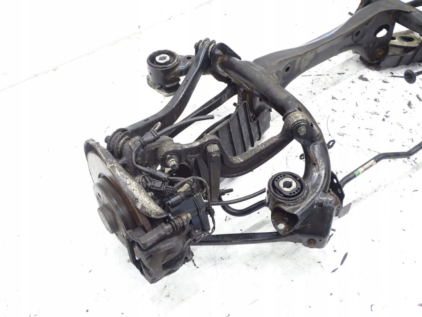 sususpension sider rear part arm swing AUDI A4 B9 sedan