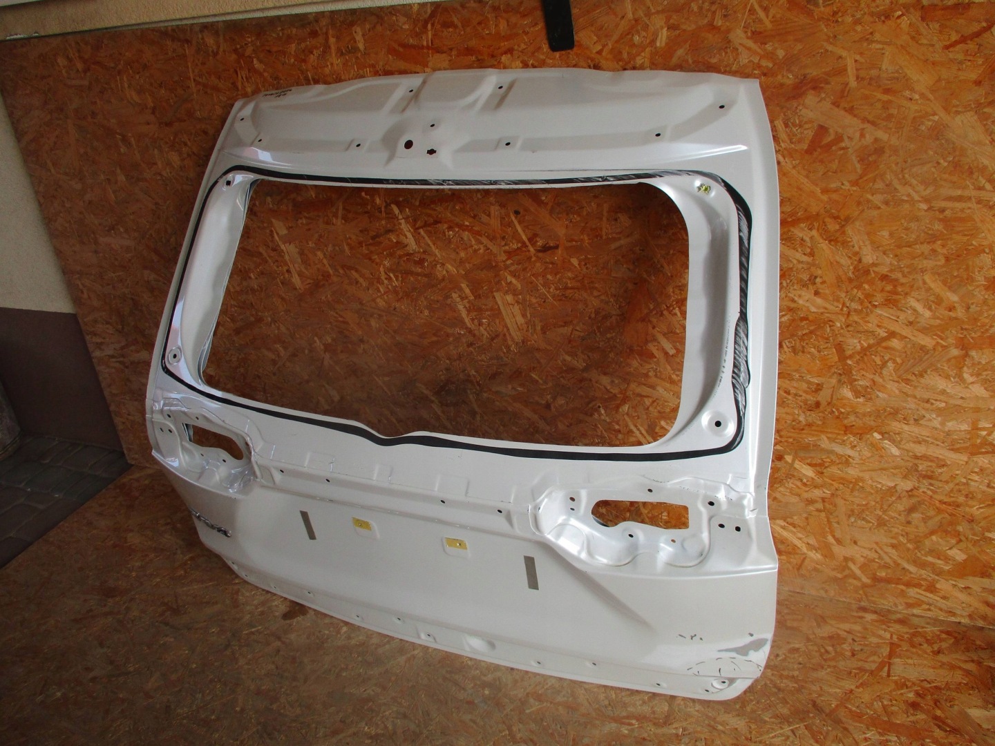 boot door rear boot TOYOTA RAV4 18