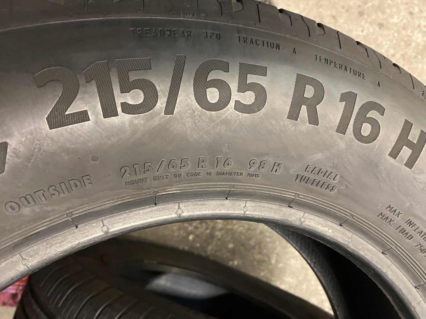 2 tyres summer 215/65R16 Continental EcoContact 6 6mm