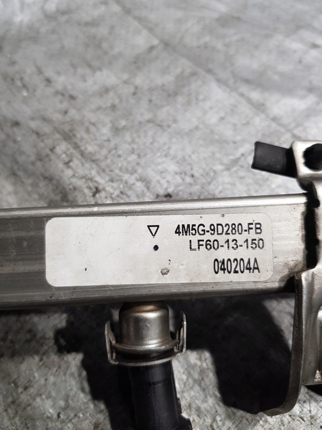 Rampe injection MAZDA 5 1.8 2.0 B 4M5G-9D280-FB LF6013150