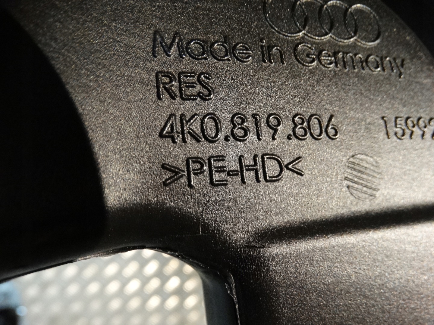 IDEALNY drain air right AUDI A6 A7 C8 1