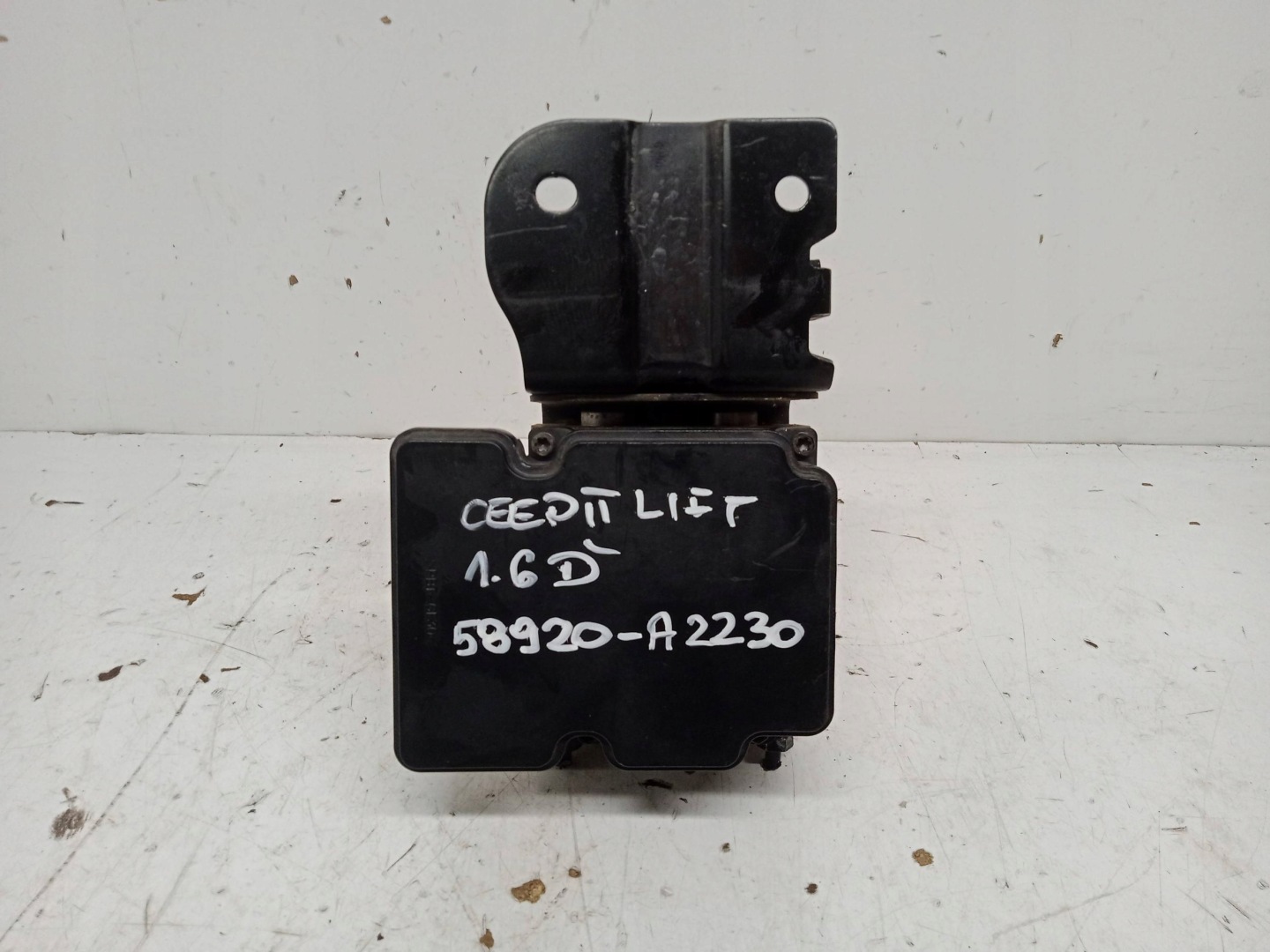 KIA CEED II I30 II Pompa ABS 58920-A2230 2013R