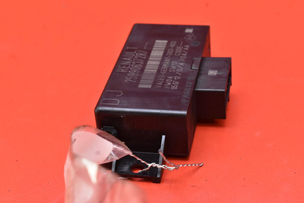 control unit module PDC 259906372R RENAULT MEGANE SCENIC 3 III 09-12