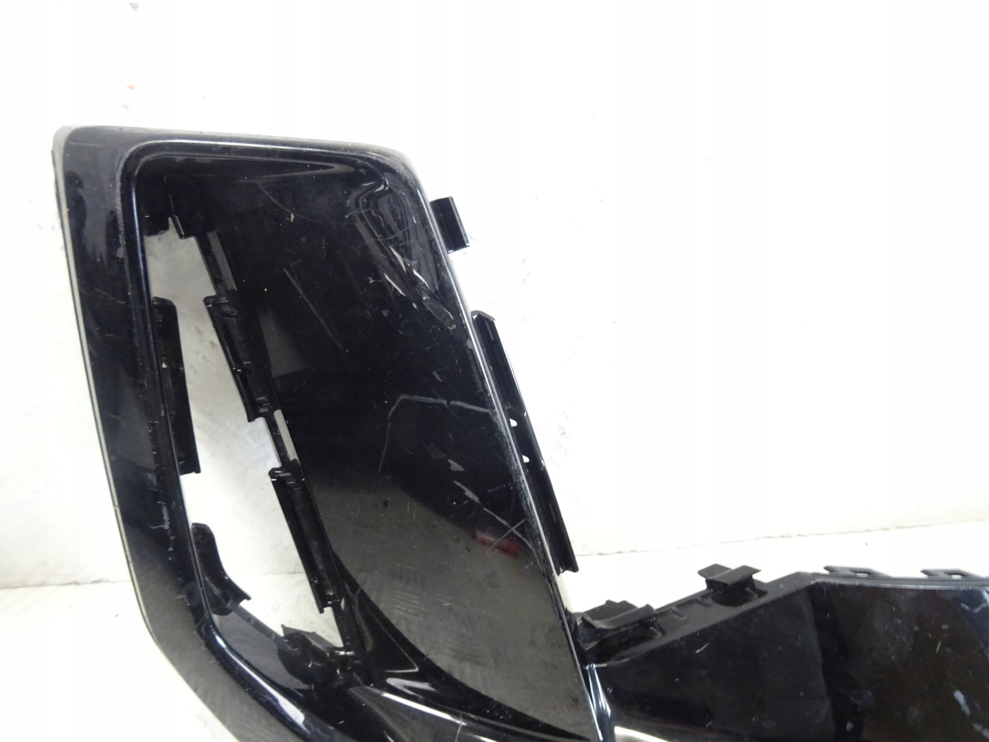 grid of a bumper front front right AUDI Q6 E-TRON S-LINE 85H807968