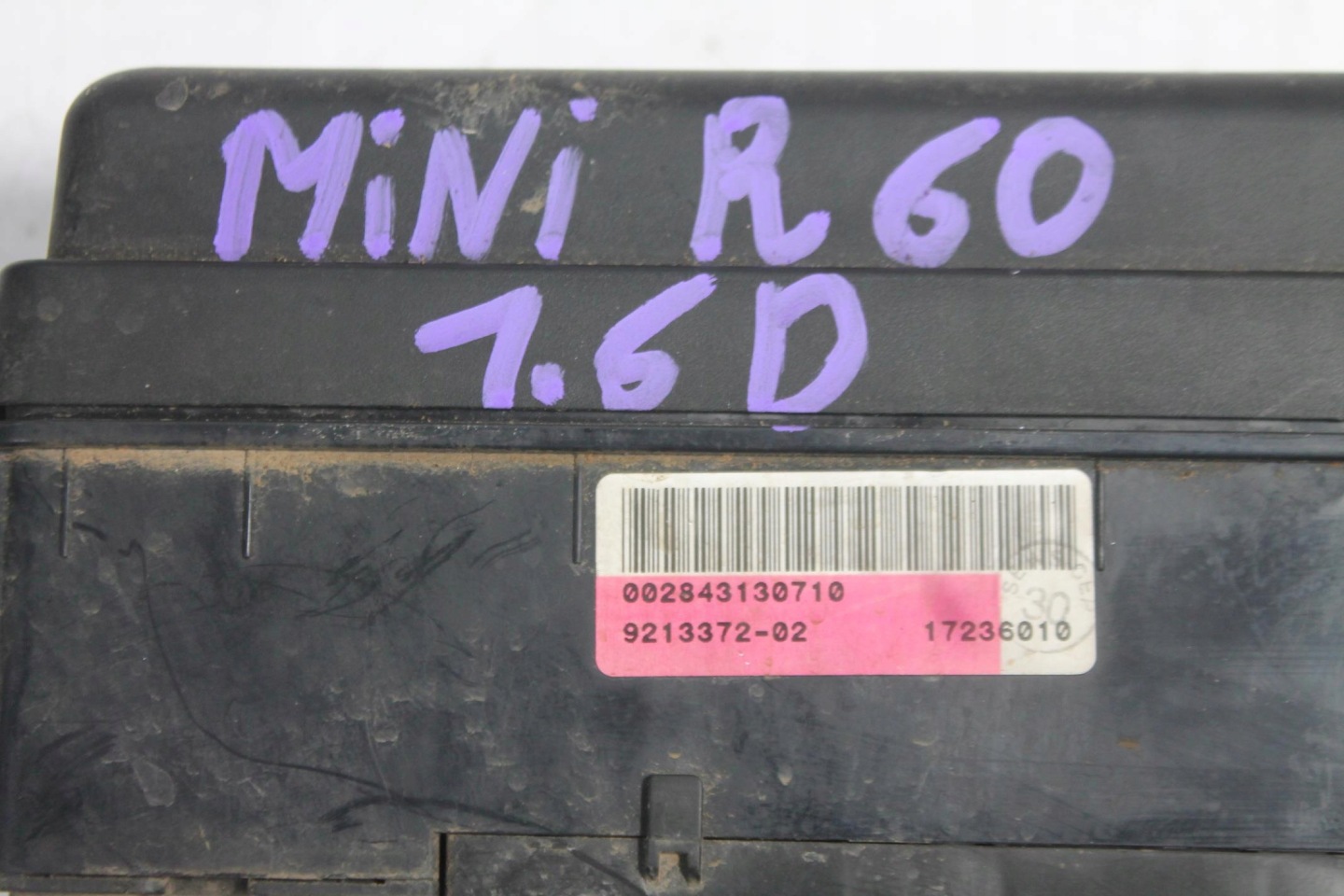fuse box 9213372 MINI R60 10-16
