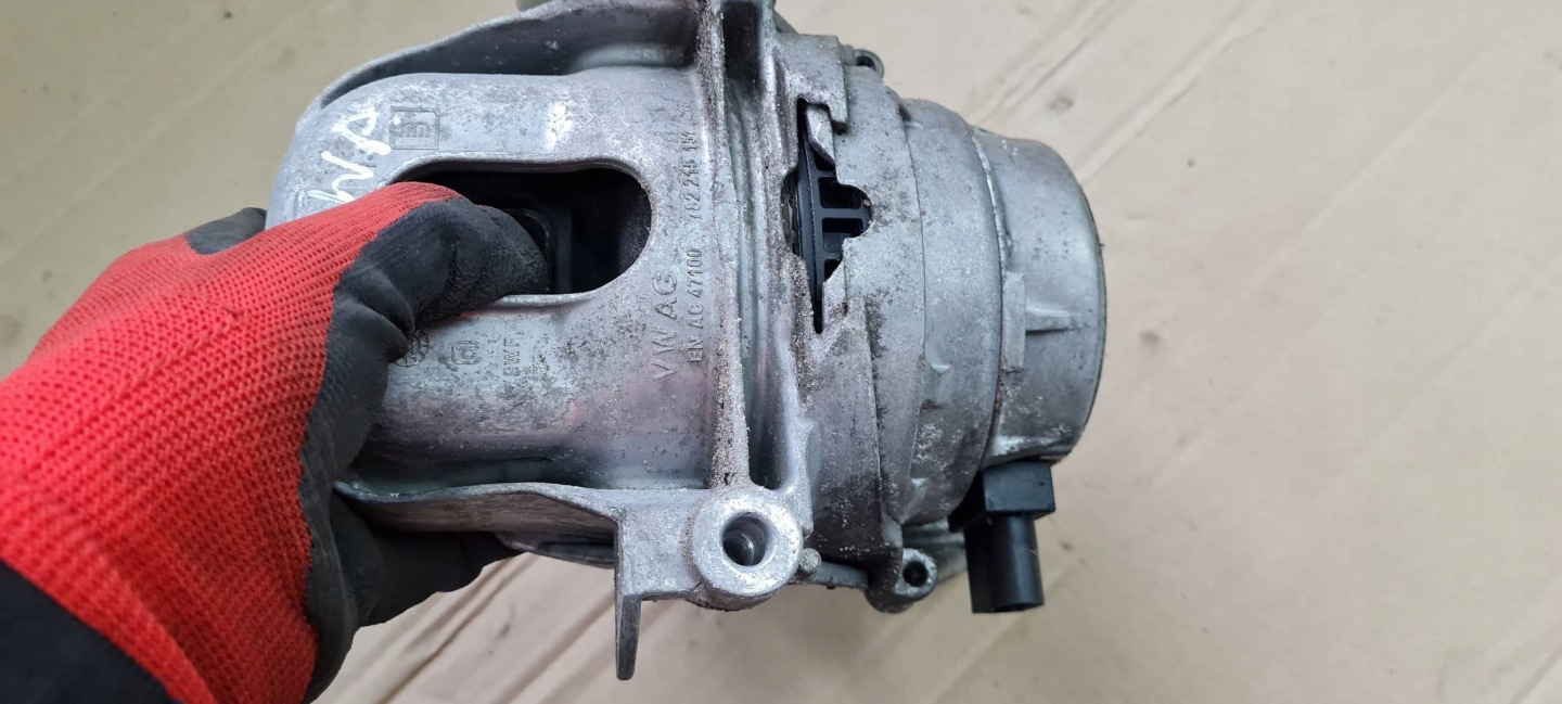 A6 C8 4K engine mount left front 2.0 TFSI HYBRYD 4M0199255BK A7 4K