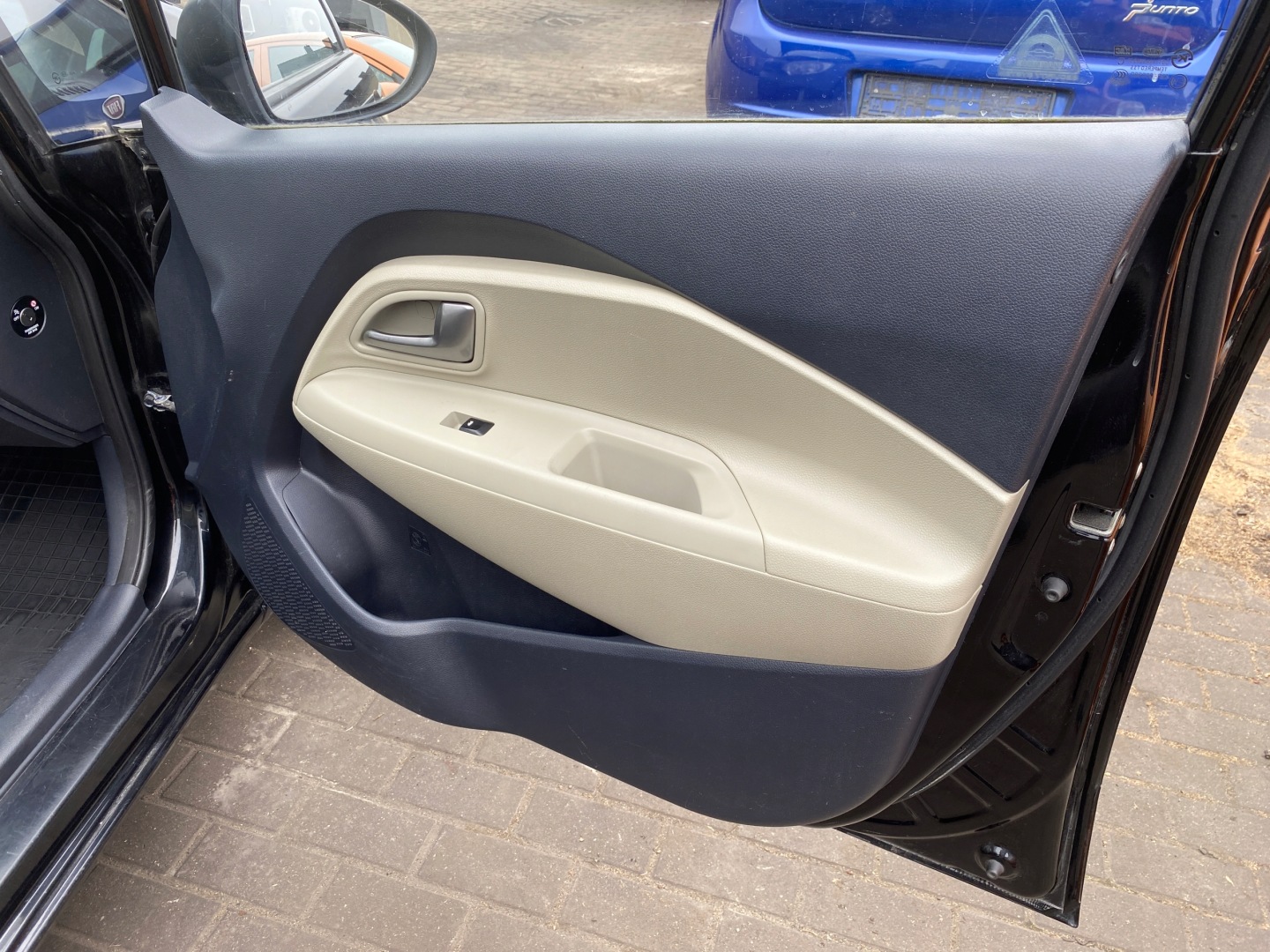 upholstery side right front Kia RIO 3 III 11-17