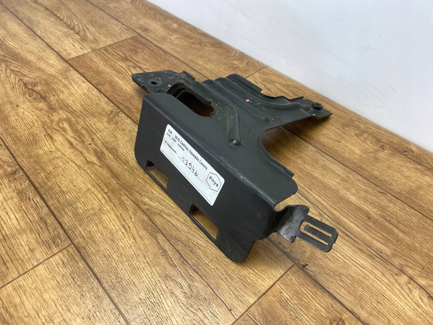 bracket holder komputera Cadillac Escalade IV 2015+