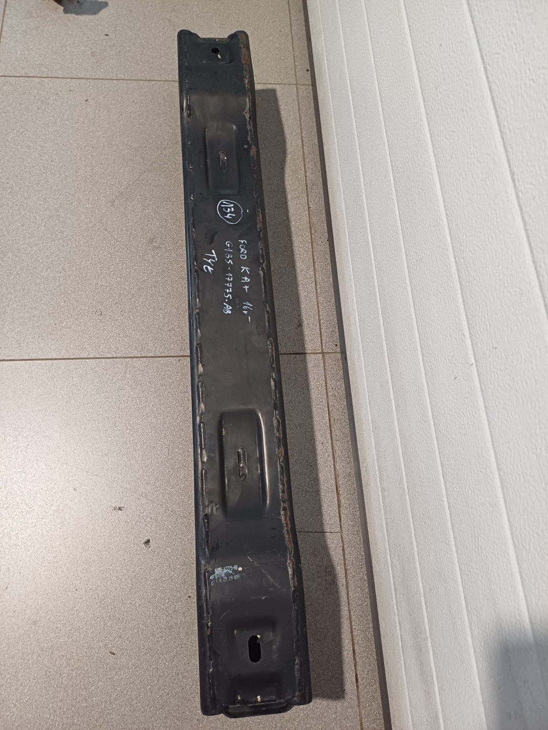 erősítés hátsó hátsó FORD KA+ 16R- G1B5-17775-AB
