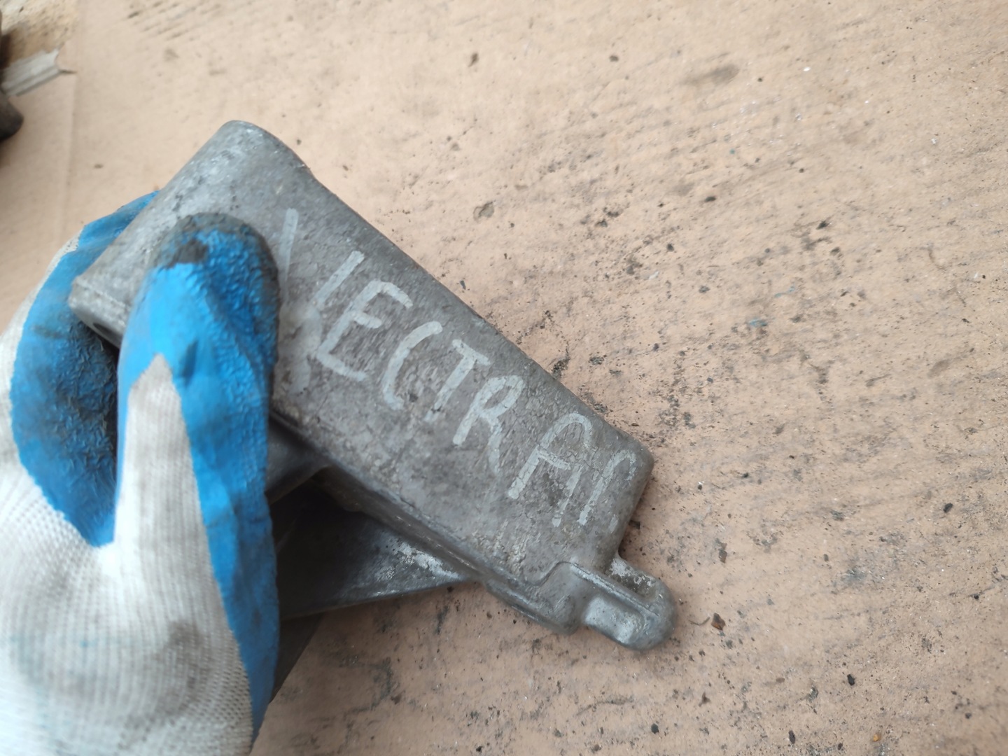 getriebehalter getriebe OPEL VECTRA B 90496729