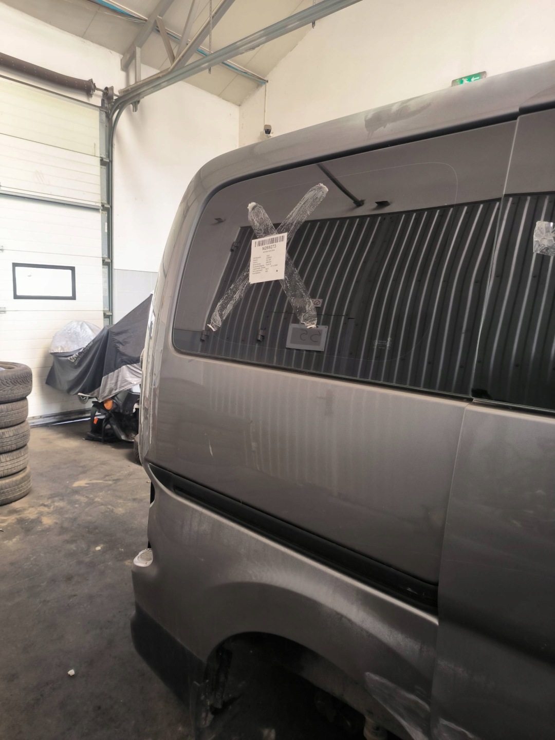 window side right rear part NISSAN NV 200