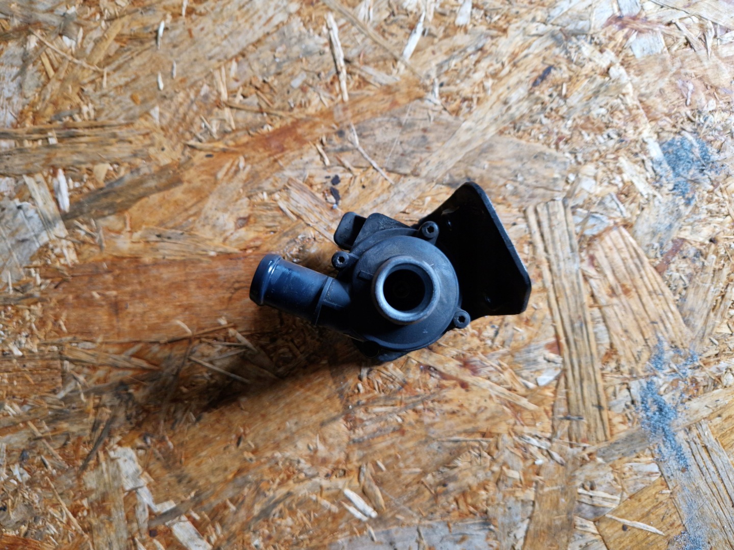 supplementary water pump VW AUDI 1.6TDI 5Q0965561B