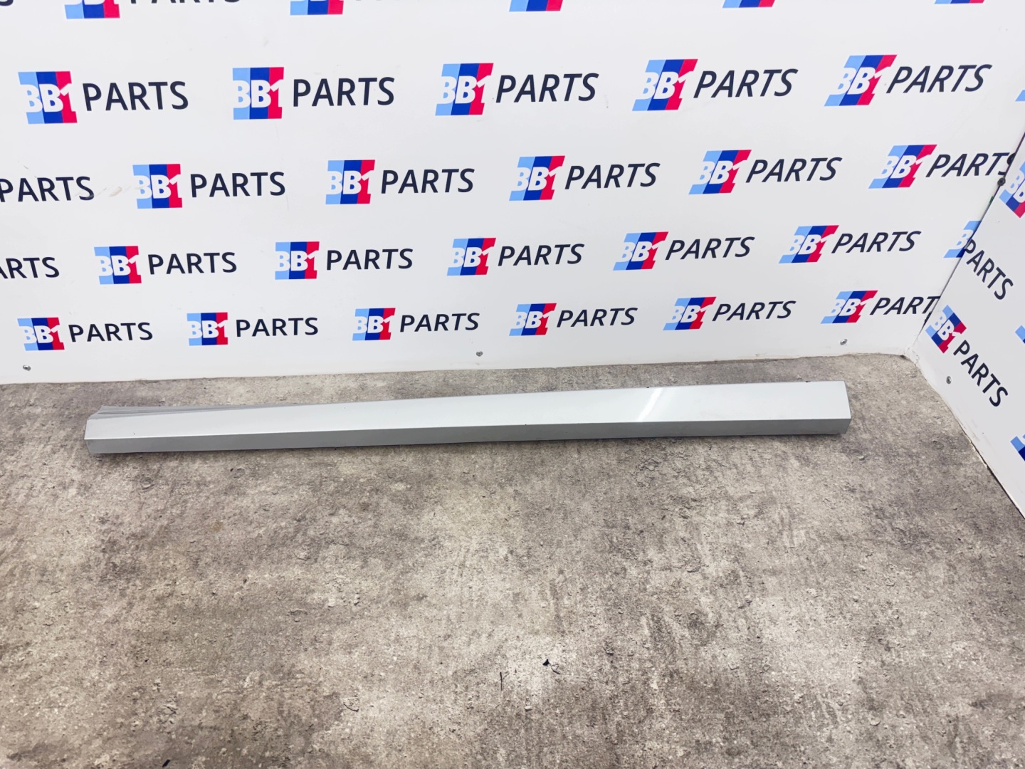 BMW G01 X3 G02 X4 moulding lower door m-packet left front A83 8064795