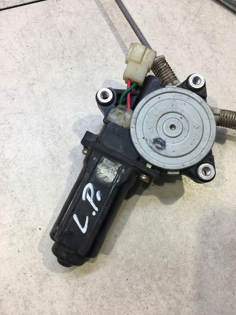 window regulator left front SPACE WAGON II MB676905