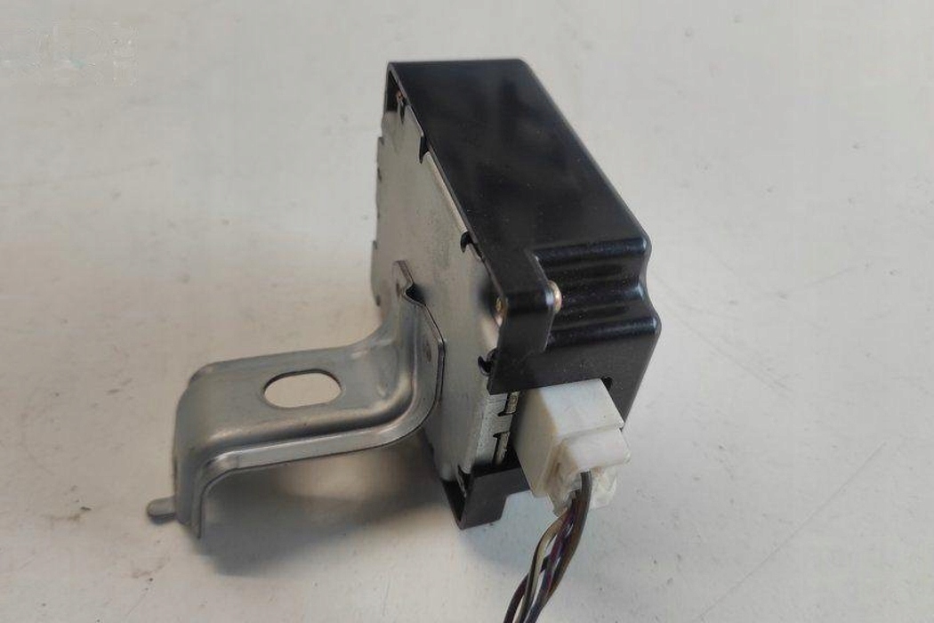 Module de la serrure Central TOYOTA YARIS 89741-52020