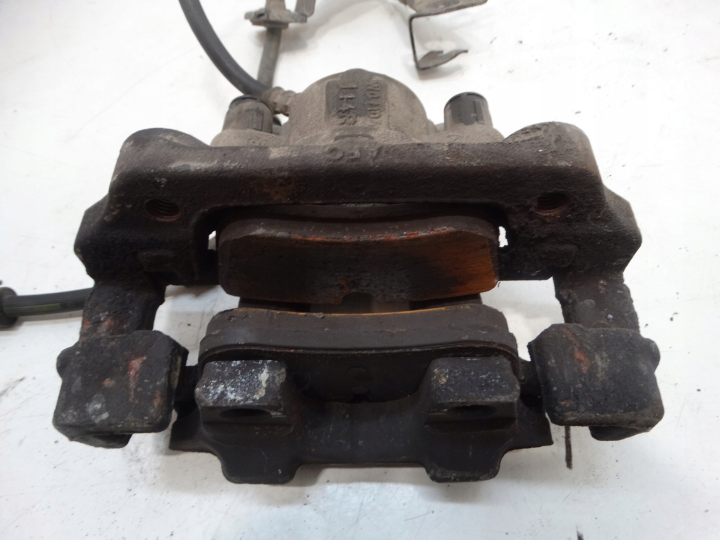 caliper brake right front BMW 1 F20 2.0D 2013R. 6850644