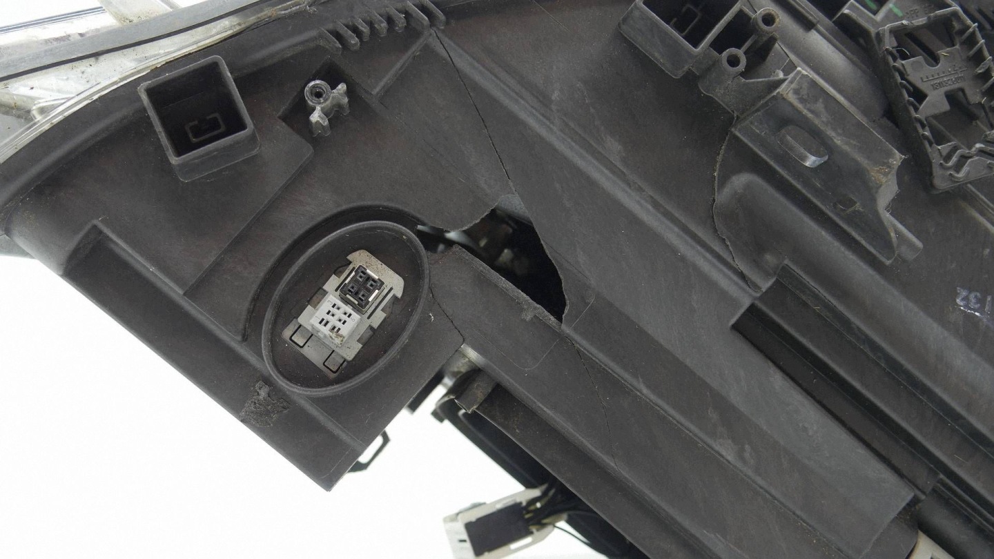 REFLEKTOR light left front left BI XENON MERCEDES CLA W117 A1179065300