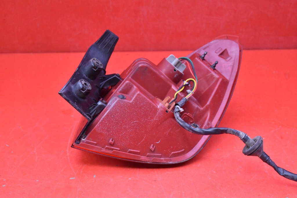 light left rear part rear 92401-H8 KIA RIO 4 IV 5D HB 16-20