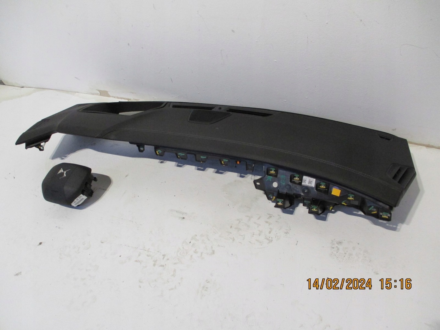 dashboard CITROEN DS4 II 23R unprotected