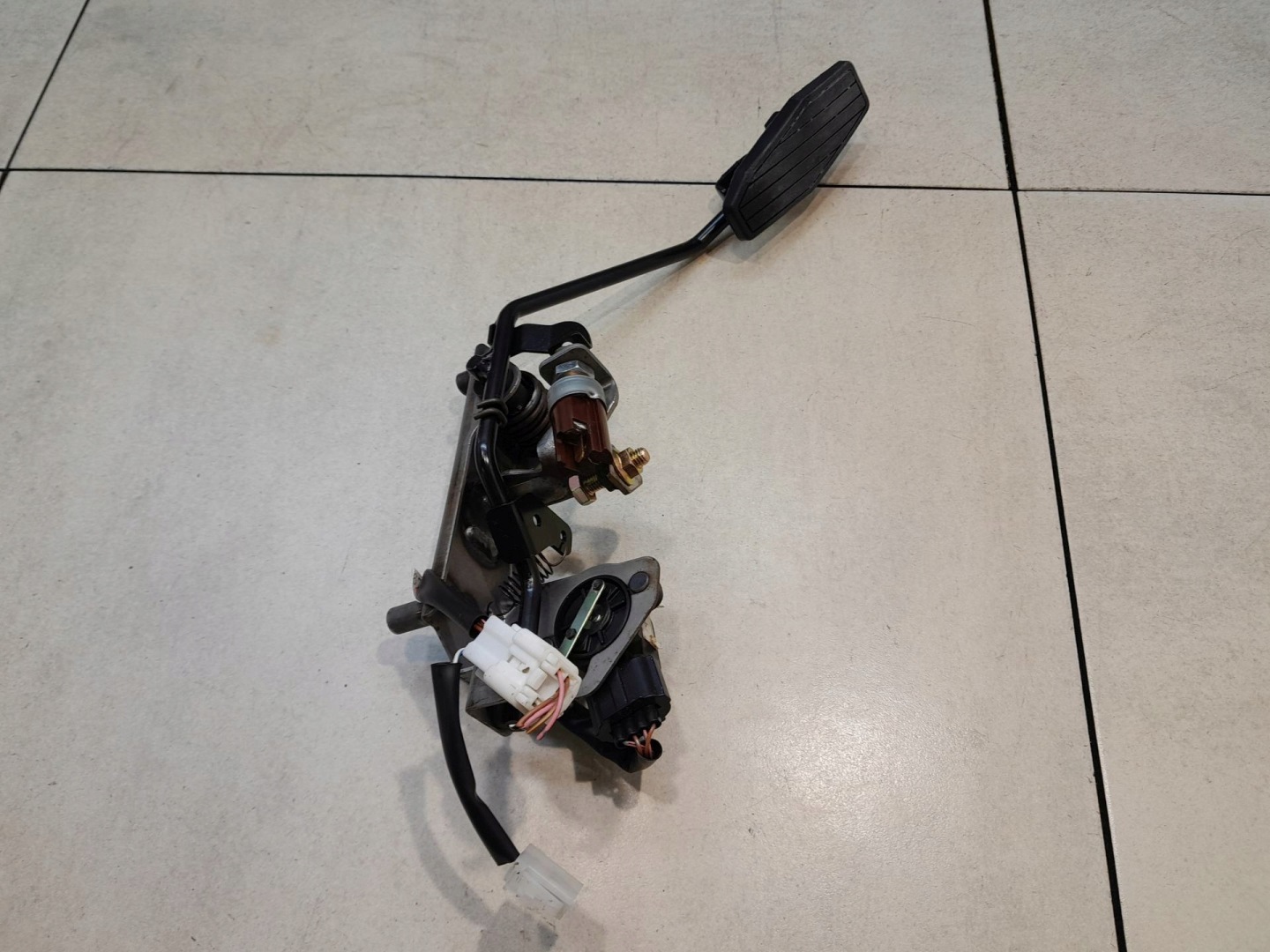 potentiometer Gas MAZDA PREMACY 2.0 DITD