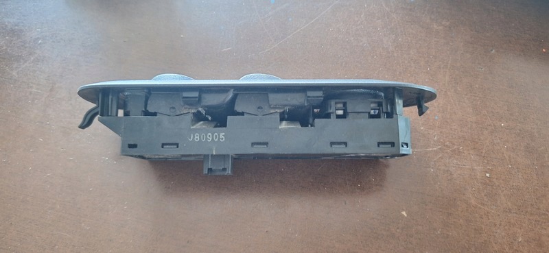 control panel of the window FORD MONDEO 07- left front 7S7114A132AB