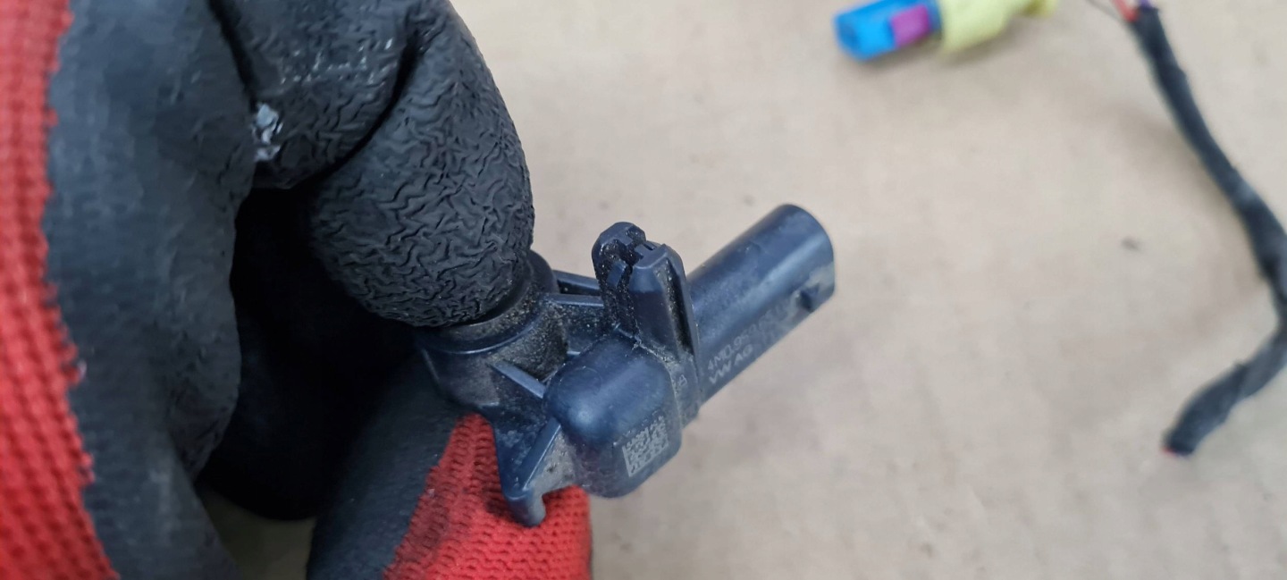 S5 8W A5 impact sensor connecting spoiler 4M0959651 A4 B9 8W S4 S5 Q7 Q5 80A